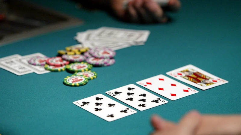 Xếp hạng Bài Trong Poker ăn ngắn